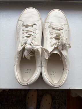 a new day White Low-Top Sneakers